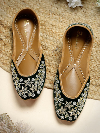 ELANBERG Black Ethnic Slip-On Mojaris