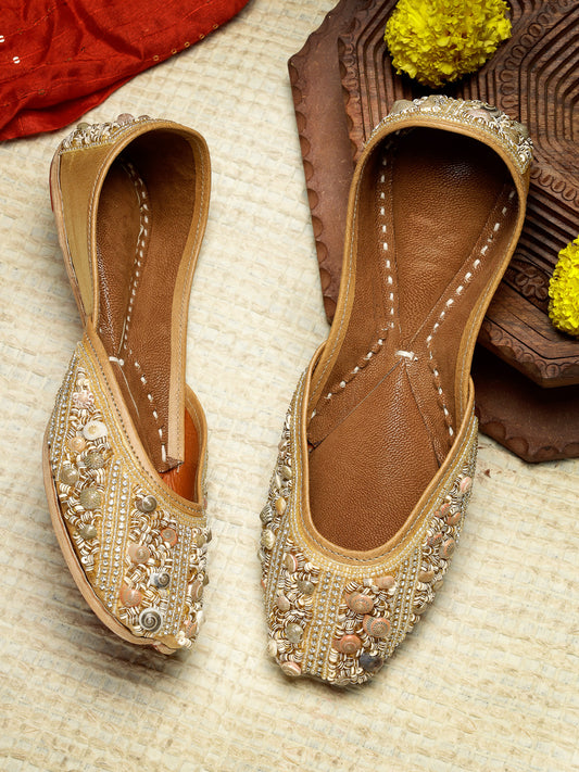 ELANBERG Gold Ethnic Slip-On Mojaris