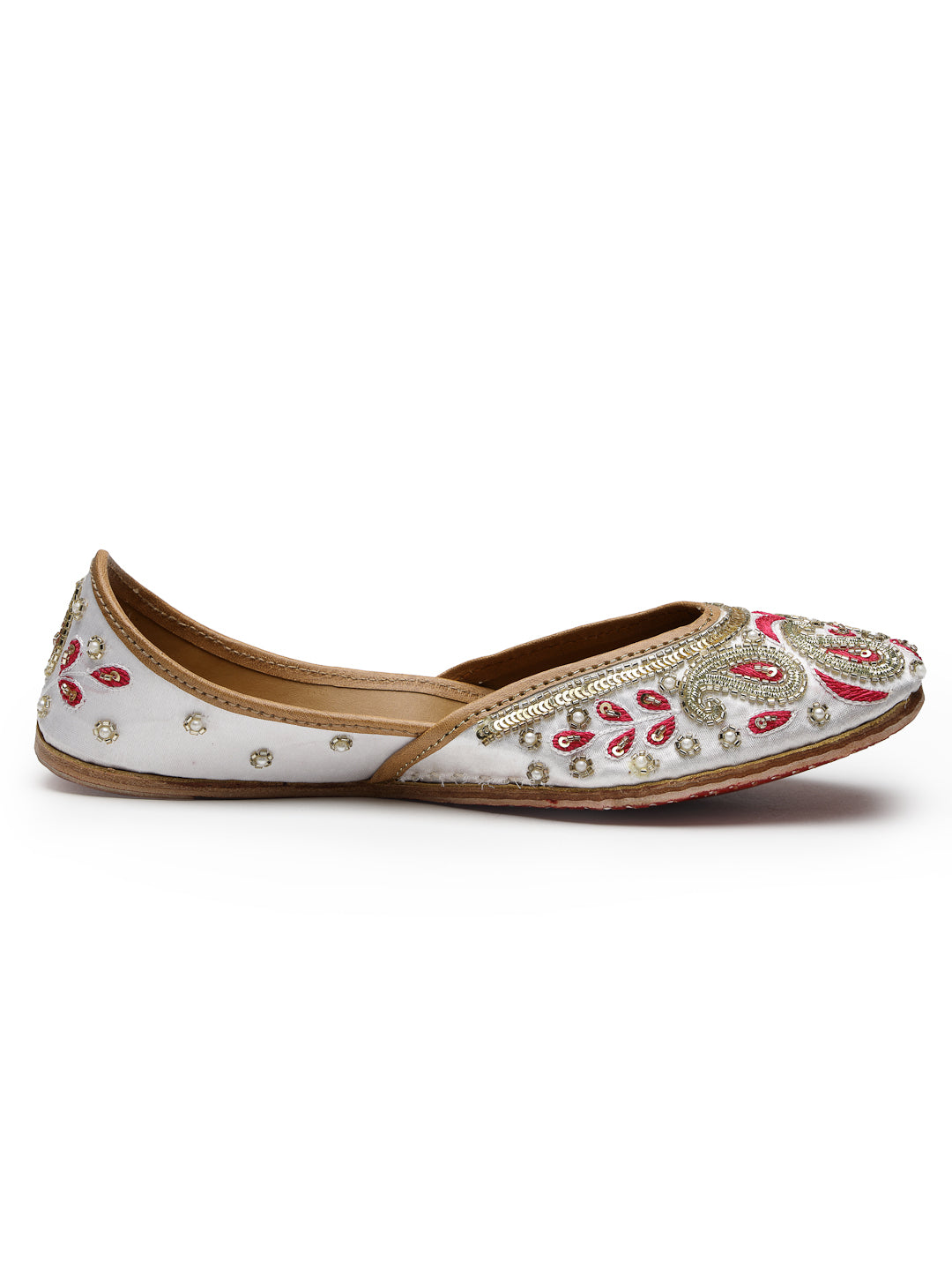 ELANBERG White Ethnic Slip-On Mojaris