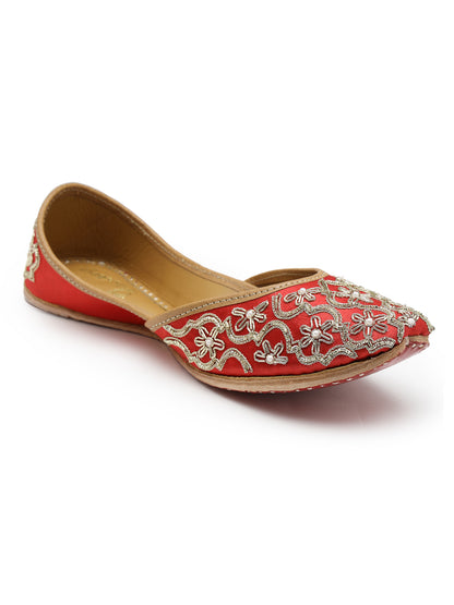 ELANBERG Red Ethnic Slip-On Mojaris