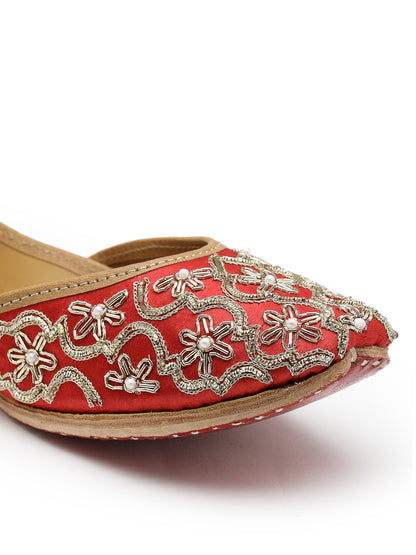 ELANBERG Red Ethnic Slip-On Mojaris